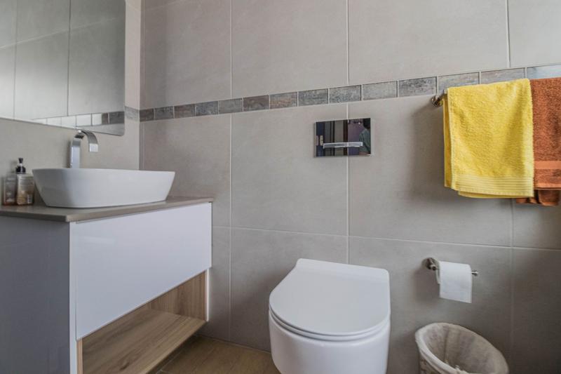 4 Bedroom Property for Sale in Midstream Ridge Gauteng