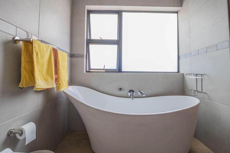 4 Bedroom Property for Sale in Midstream Ridge Gauteng