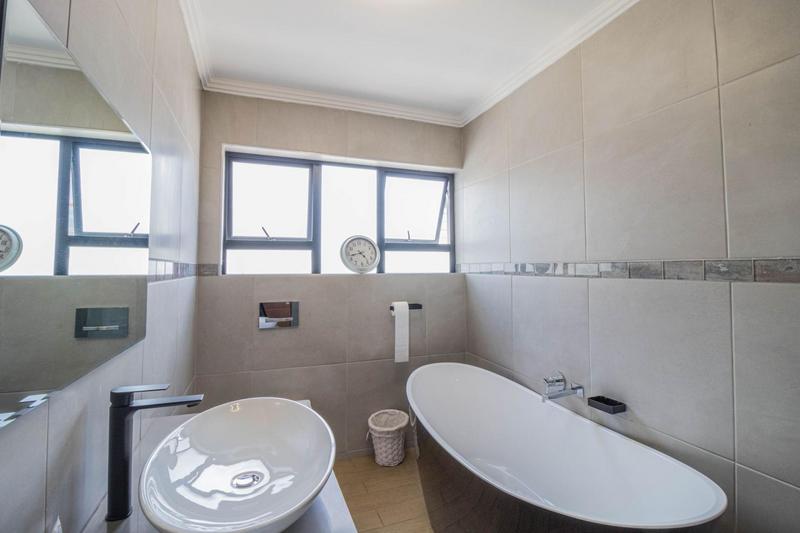 4 Bedroom Property for Sale in Midstream Ridge Gauteng