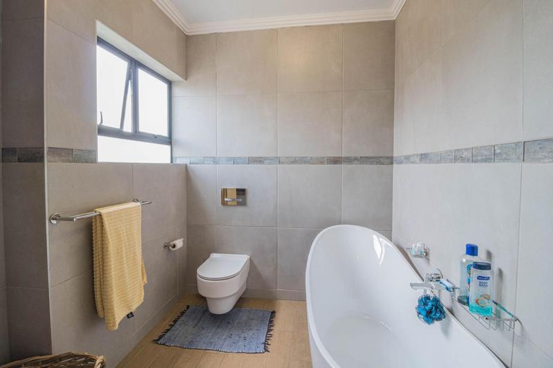 4 Bedroom Property for Sale in Midstream Ridge Gauteng