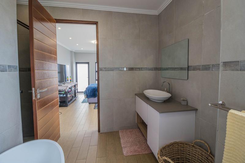 4 Bedroom Property for Sale in Midstream Ridge Gauteng
