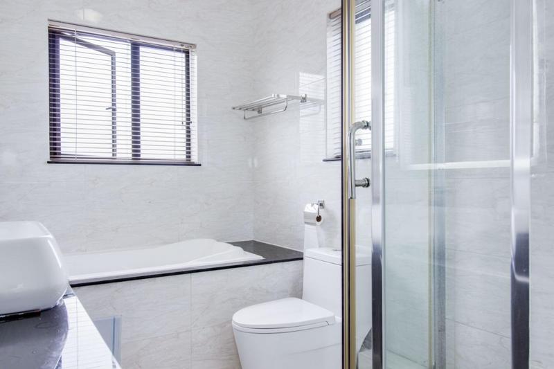 2 Bedroom Property for Sale in Fourways Gauteng