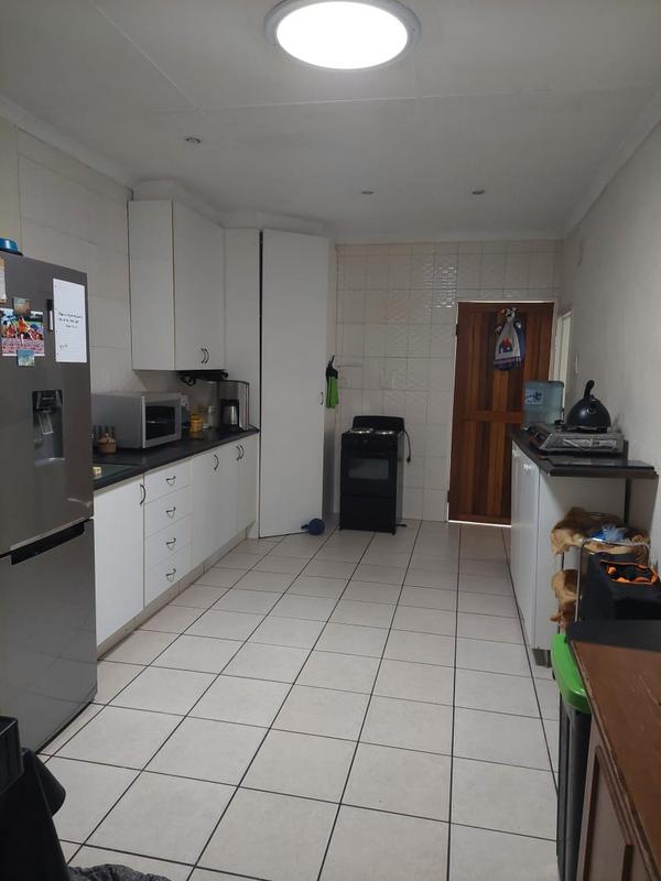 To Let 2 Bedroom Property for Rent in Roodekrans Gauteng