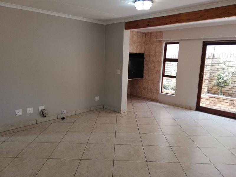2 Bedroom Property for Sale in Vanderbijlpark SW 5 Gauteng