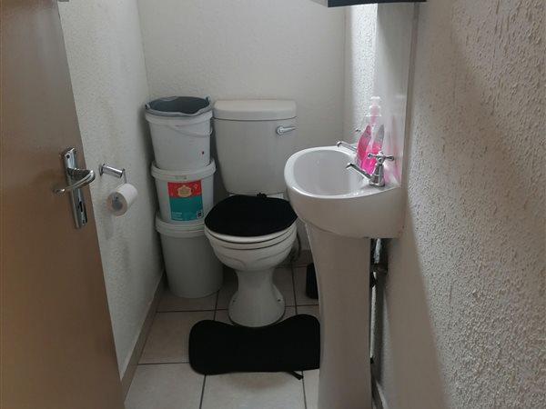 11 Bedroom Property for Sale in Zakariyya Park Gauteng