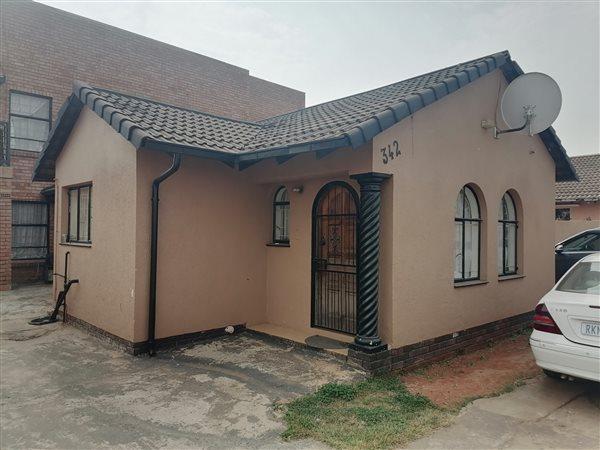 11 Bedroom Property for Sale in Zakariyya Park Gauteng