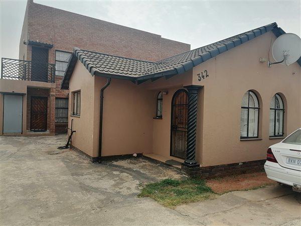 11 Bedroom Property for Sale in Zakariyya Park Gauteng