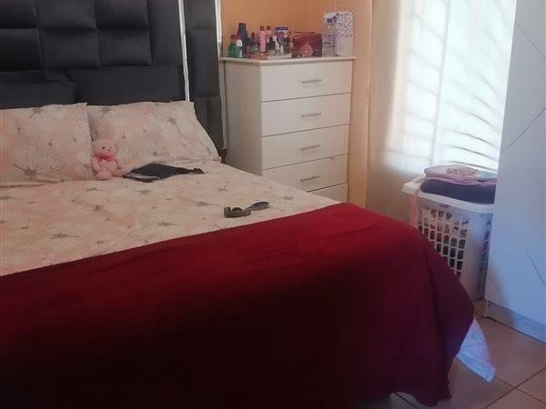 2 Bedroom Property for Sale in Protea Glen Gauteng