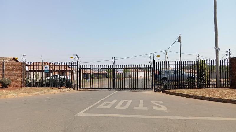 3 Bedroom Property for Sale in Clayville Gauteng