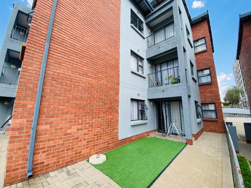 2 Bedroom Property for Sale in Grand Central Gauteng