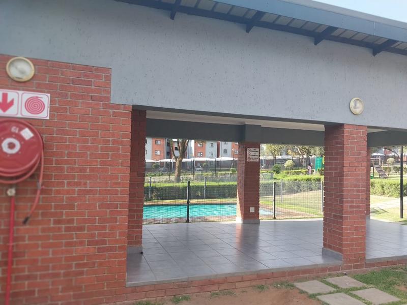 2 Bedroom Property for Sale in Grand Central Gauteng