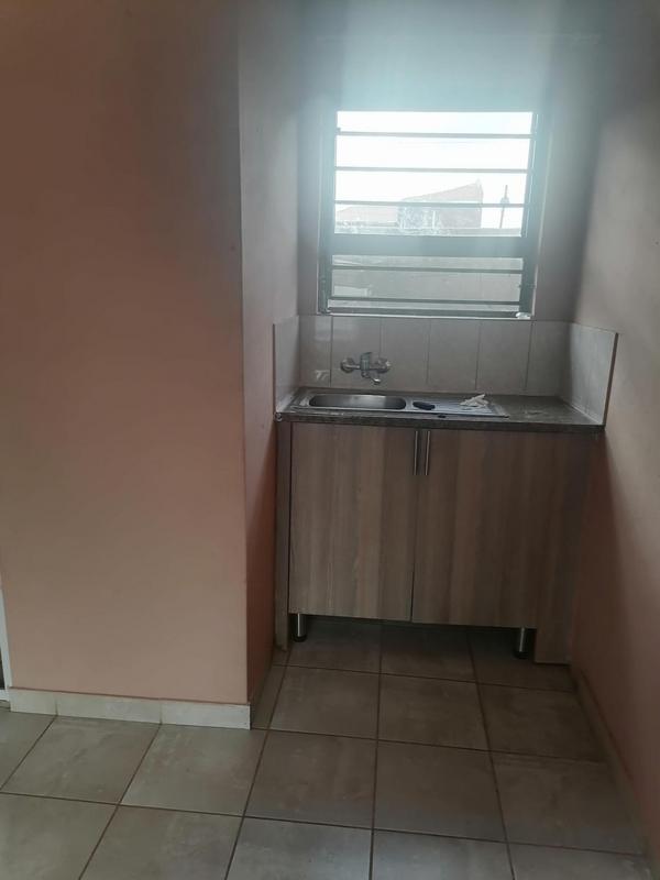 To Let 1 Bedroom Property for Rent in Protea Glen Gauteng