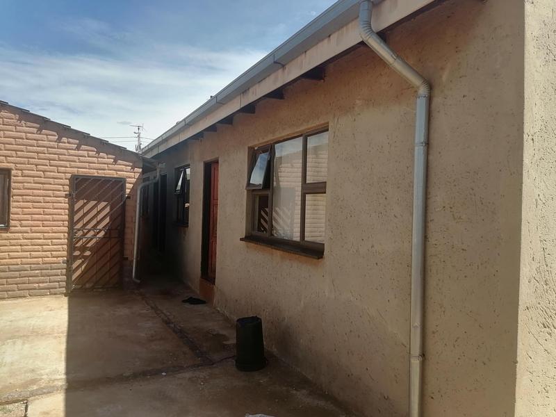 2 Bedroom Property for Sale in Rietvallei Gauteng