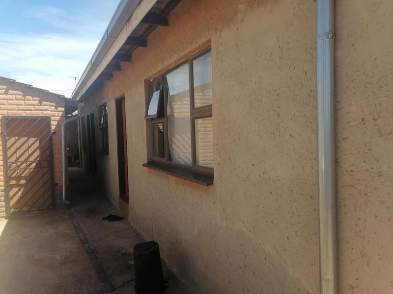 2 Bedroom Property for Sale in Rietvallei Gauteng