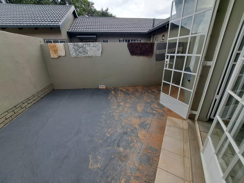 To Let 1 Bedroom Property for Rent in Hennopspark Gauteng