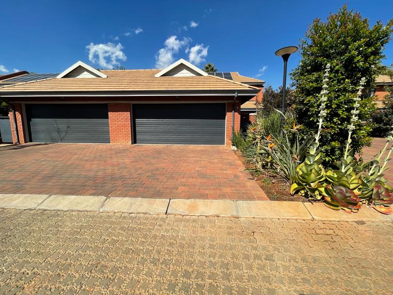 To Let 3 Bedroom Property for Rent in Eldoraigne Gauteng