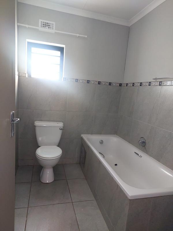 4 Bedroom Property for Sale in Mountain View Gauteng
