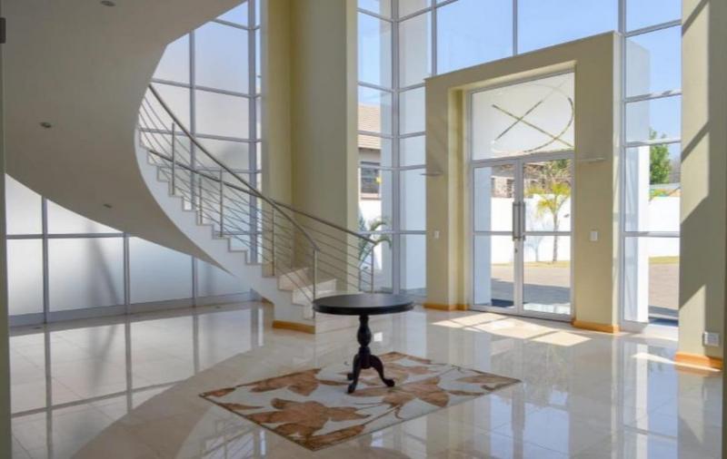 To Let 5 Bedroom Property for Rent in Waterkloof Ridge Gauteng