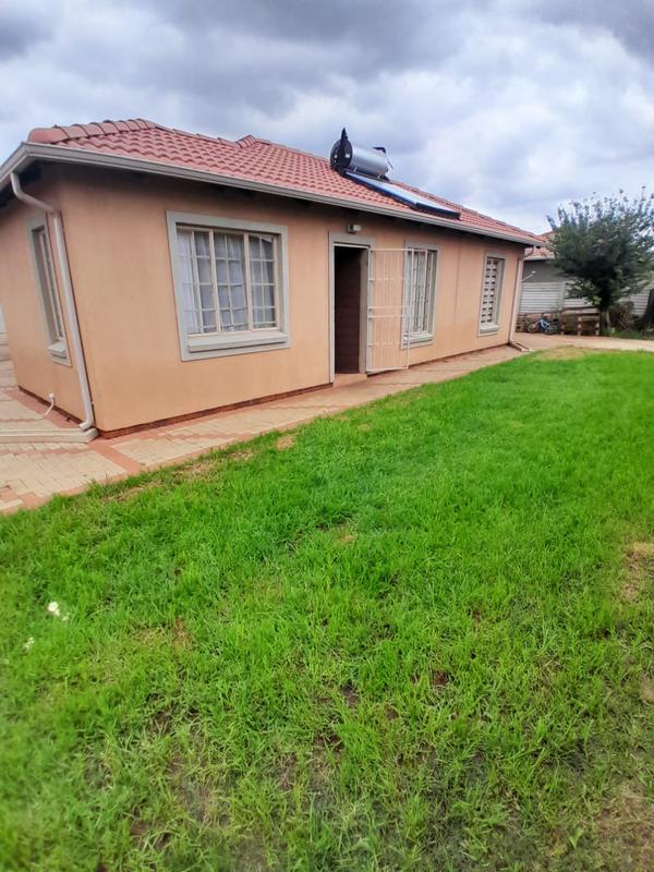 3 Bedroom Property for Sale in Albertsdal Gauteng