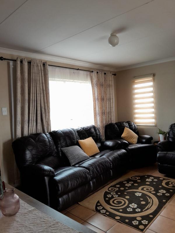 3 Bedroom Property for Sale in Albertsdal Gauteng