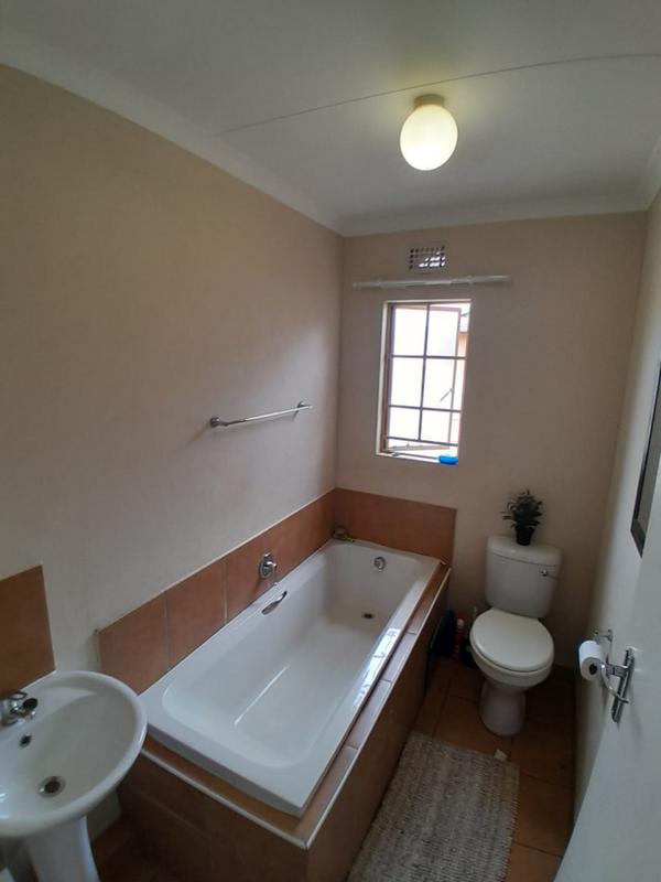 3 Bedroom Property for Sale in Albertsdal Gauteng