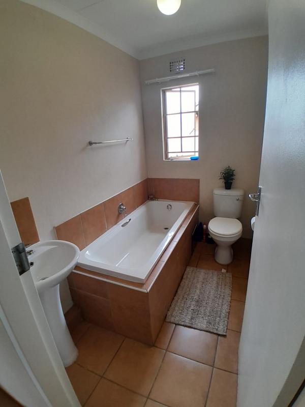 3 Bedroom Property for Sale in Albertsdal Gauteng
