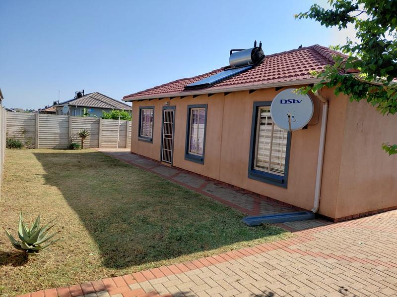 3 Bedroom Property for Sale in Albertsdal Gauteng