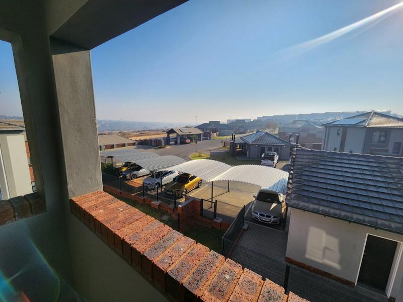 2 Bedroom Property for Sale in Rooihuiskraal Gauteng