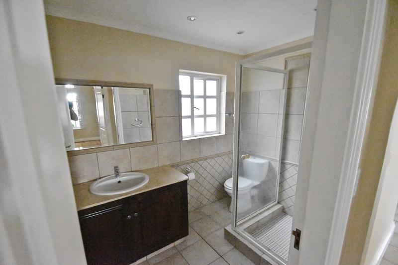 3 Bedroom Property for Sale in Senderwood Gauteng