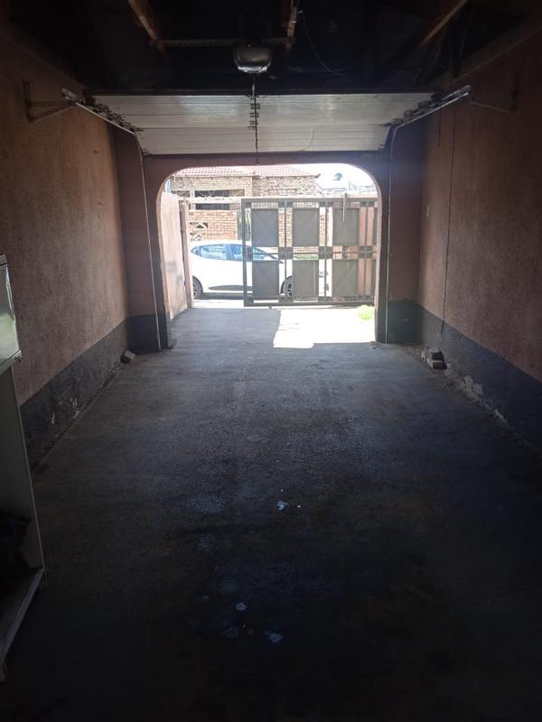 4 Bedroom Property for Sale in Lenasia Gauteng