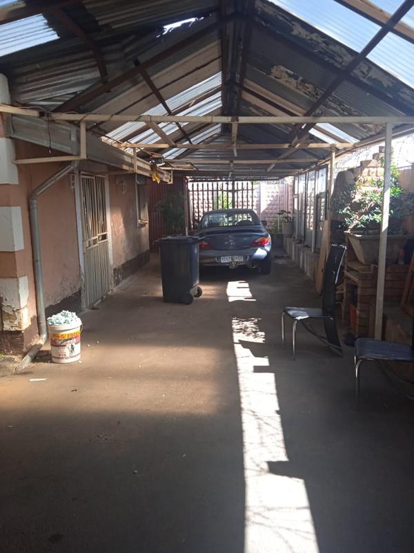 4 Bedroom Property for Sale in Lenasia Gauteng