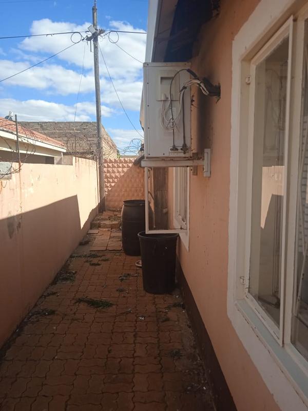 4 Bedroom Property for Sale in Lenasia Gauteng