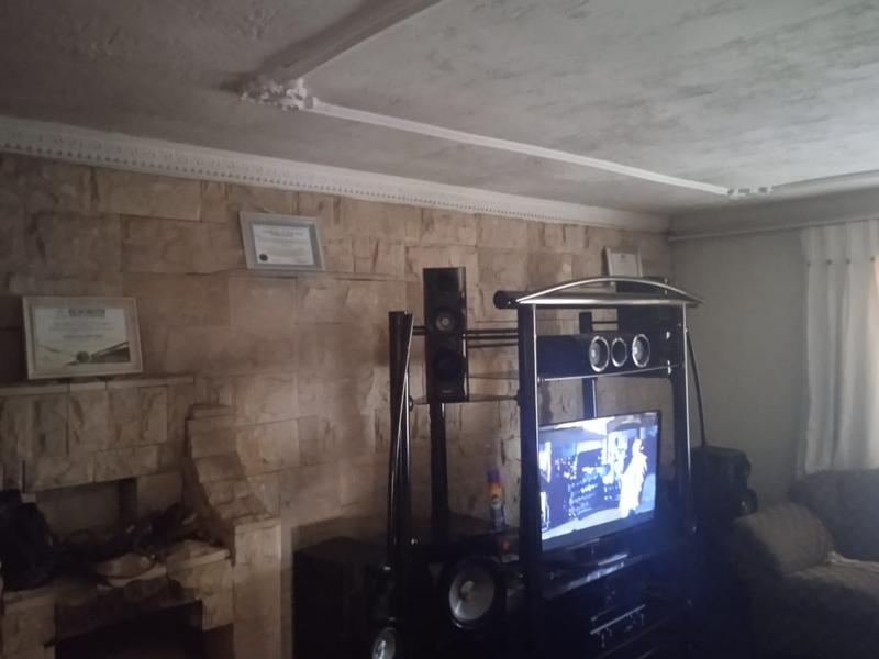 4 Bedroom Property for Sale in Lenasia Gauteng