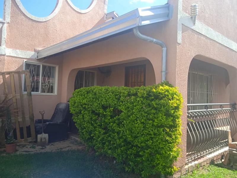 4 Bedroom Property for Sale in Lenasia Gauteng