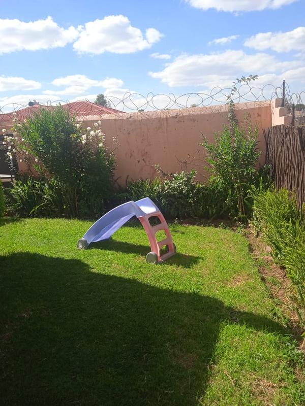 4 Bedroom Property for Sale in Lenasia Gauteng