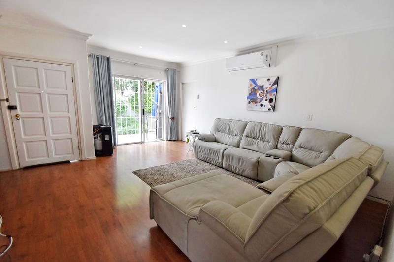 To Let 3 Bedroom Property for Rent in Sandown Gauteng