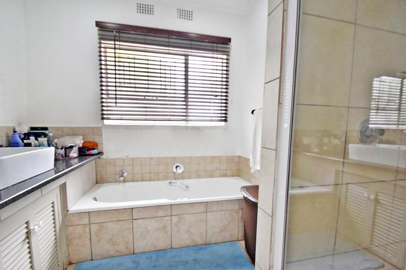 To Let 3 Bedroom Property for Rent in Sandown Gauteng