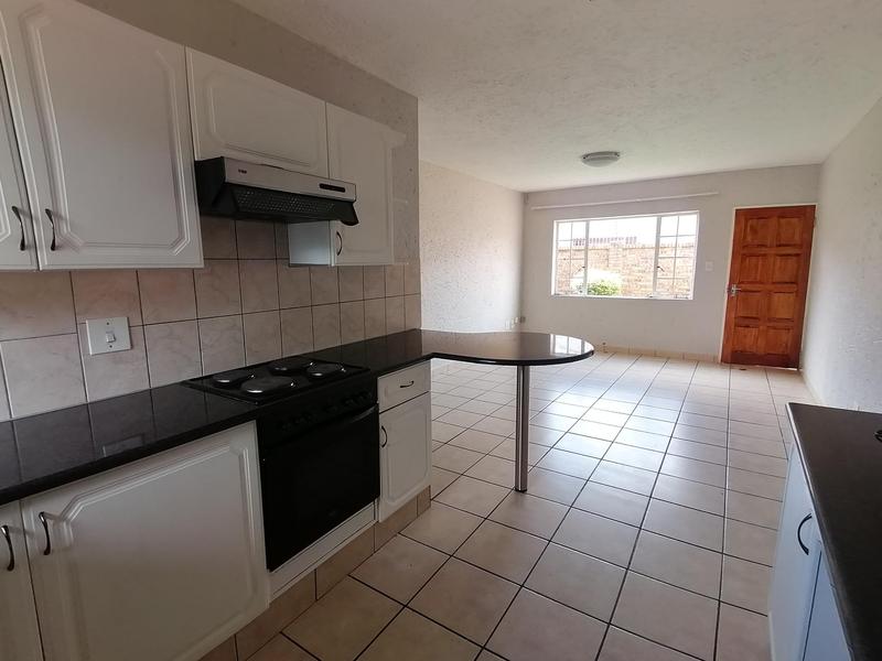 To Let 2 Bedroom Property for Rent in Kenleaf Gauteng