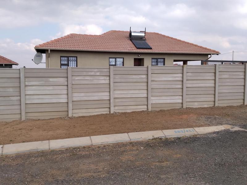 To Let 3 Bedroom Property for Rent in Azaadville Gauteng