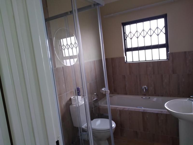 To Let 3 Bedroom Property for Rent in Azaadville Gauteng