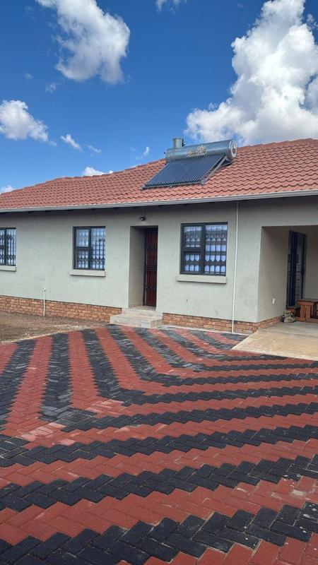To Let 3 Bedroom Property for Rent in Azaadville Gauteng