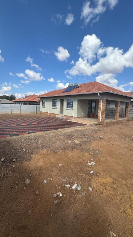 To Let 3 Bedroom Property for Rent in Azaadville Gauteng