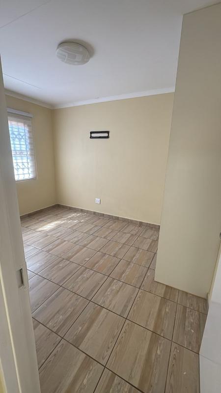 To Let 3 Bedroom Property for Rent in Azaadville Gauteng