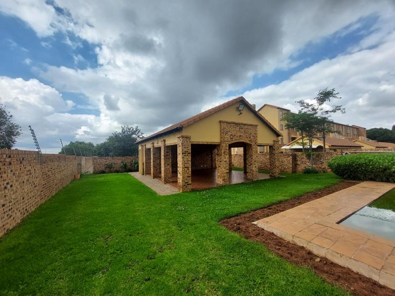 2 Bedroom Property for Sale in Halfway Gardens Gauteng