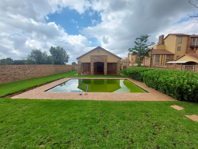 2 Bedroom Property for Sale in Halfway Gardens Gauteng