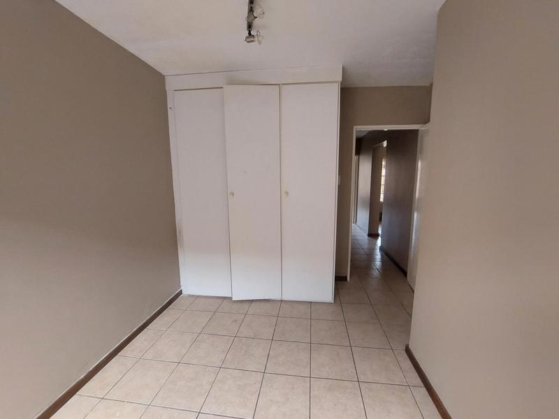 2 Bedroom Property for Sale in Halfway Gardens Gauteng