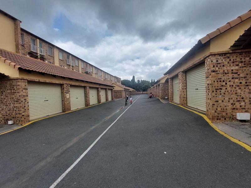 2 Bedroom Property for Sale in Halfway Gardens Gauteng