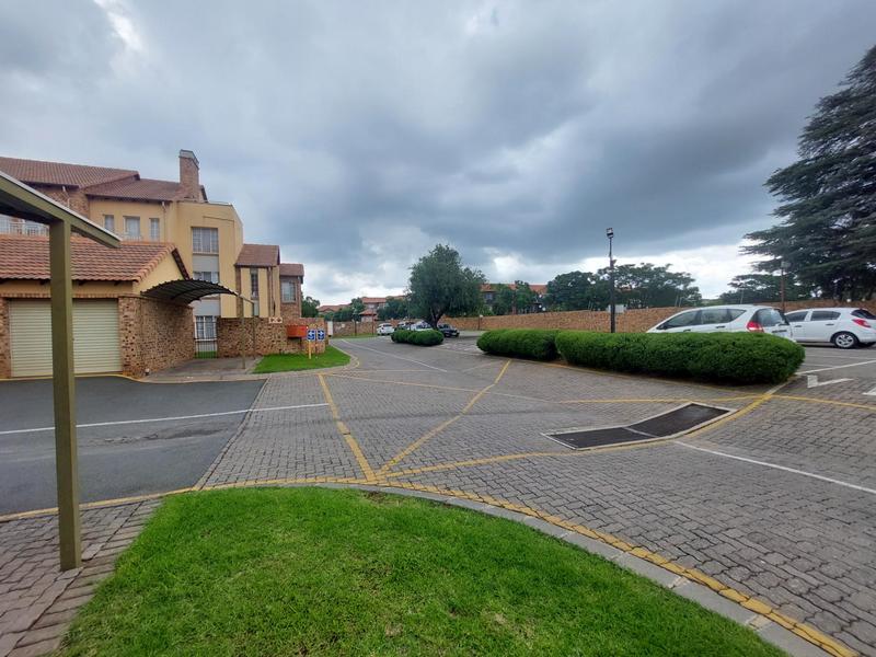 2 Bedroom Property for Sale in Halfway Gardens Gauteng