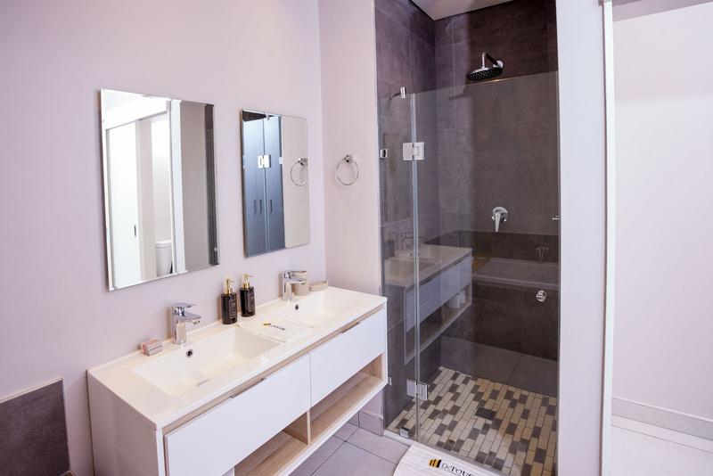 To Let 2 Bedroom Property for Rent in Glenadrienne Gauteng