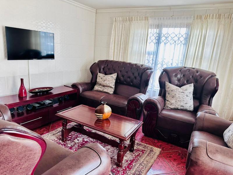 5 Bedroom Property for Sale in Mohlakeng Gauteng